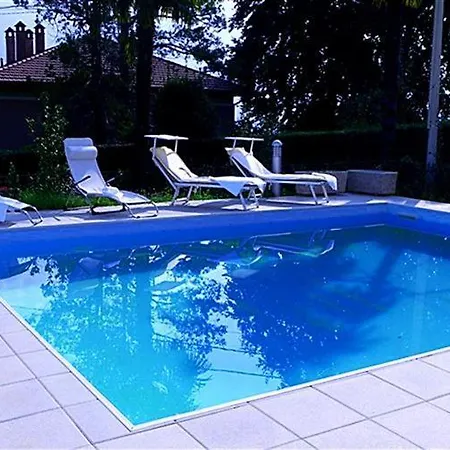 Sleeps 4 Pool T421274