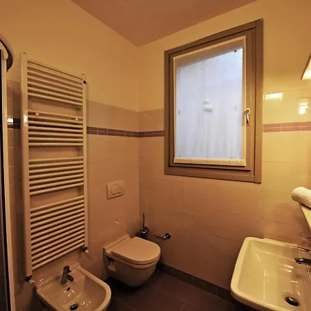 Sleeps 4 Pool T421274 *